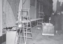 ダリがガラスを破った後、ボンウィット・テラーのショーウィンドー（1939年 撮影者不明）