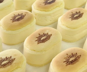 【F2】半熟 チーズ専門店HIKARI.：半熟＆生とろの2種類の小さなチーズケーキ