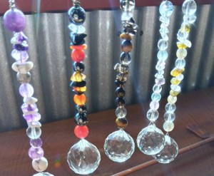 【H11★】ゴア・ガジャ:木工小物他、 サンキャッチャーWS