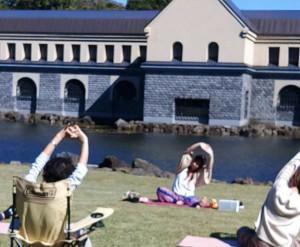 【O5】青空 ルーシーダットン：タイ式ヨガレッスン